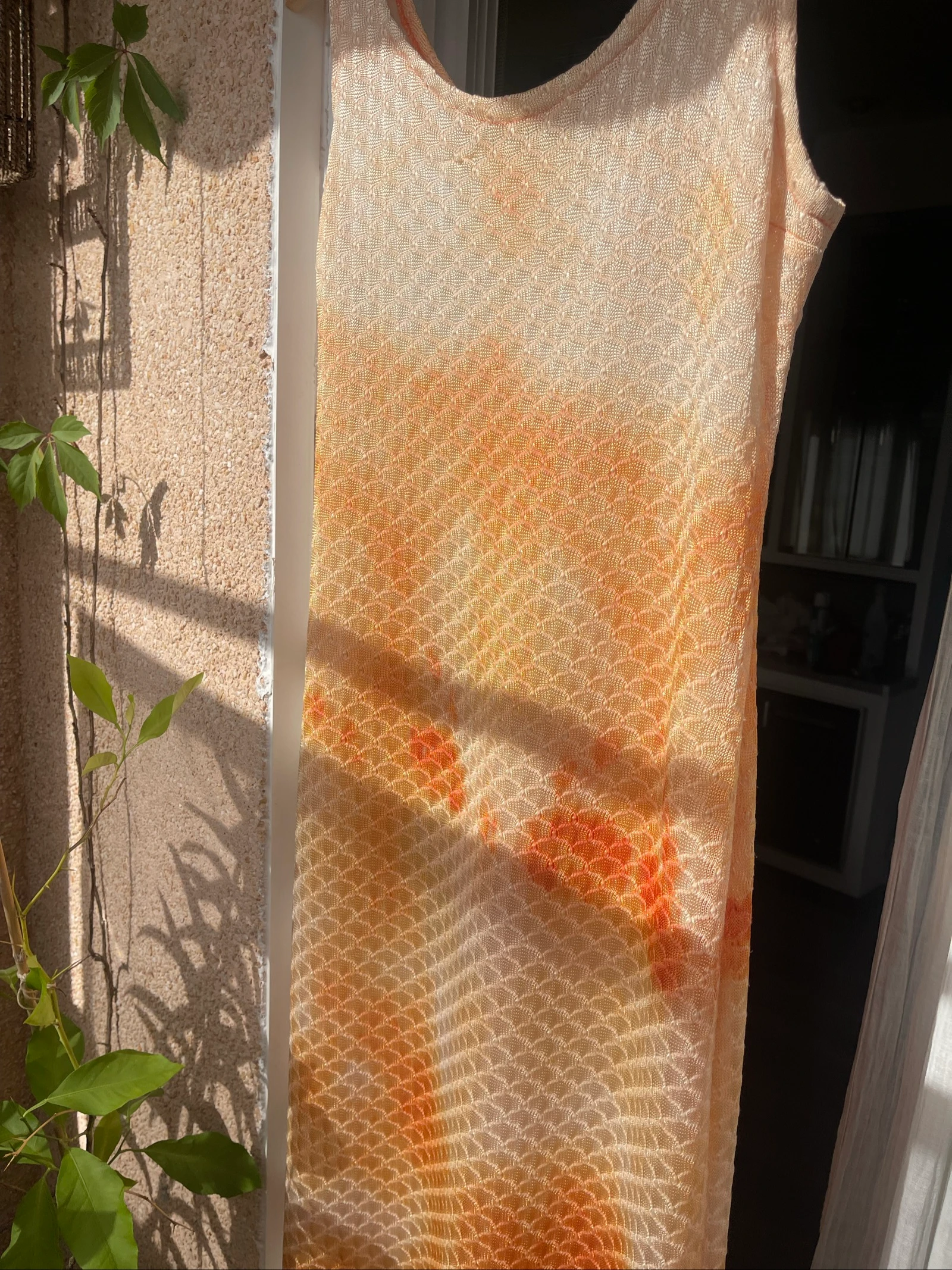 Vestido entubado efecto escamas – photo 2